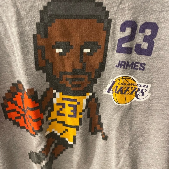 NBA Los Angeles Lakers T-shirt Pixel Players LeBron James 23 size kids small - Picture 2 of 3